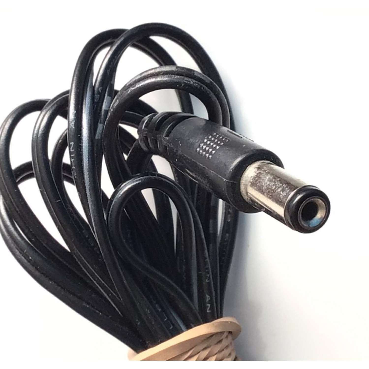 CARGADOR / ADAPTADOR DE FUENTE DE ALIMENTACION / NUMERO DE PARTE MK-135100 / ENTRADA VCA 120V 60HZ 20W / SALIDA VCD 13.5V 1A / MODELO MK-135100 - Imagen 3